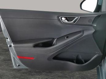 Hyundai Ioniq 38.3kWh Premium (136 ps) - HEAT AND COOL SEATS - LED - REVERSE C
