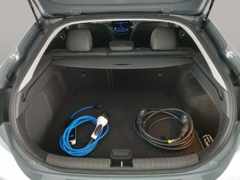 Hyundai Ioniq 38.3kWh Premium (136 ps) - HEAT AND COOL SEATS - LED - REVERSE C