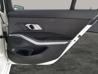 BMW 3 Series 2.0 330e 12kWh SE Pro Touring Plug-in (292 ps) - ACTIVE LANE ASS