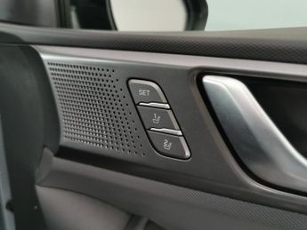 Hyundai Ioniq 38.3kWh Premium (136 ps) - HEAT AND COOL SEATS - LED - REVERSE C