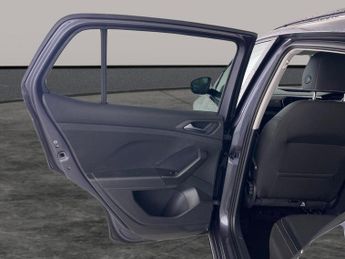 Volkswagen T-cross 1.0 TSI Black Edition DSG (110 ps) - AIR CON - DAB - PRIVACY GLA