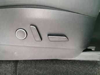 Tesla Model Y (Dual Motor) Long Range 4WDE (384 bhp) - HEATED LEATHER - HEATED