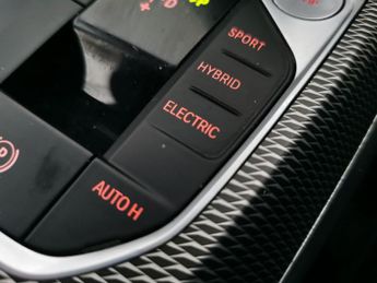 BMW 3 Series 2.0 330e 12kWh M Sport Touring Plug-in (292 ps) - REVERSE CAM