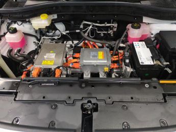 MG MG ZS 72.6kWh SE Long Range (156 ps) - REVERSE CAM - NAV - LANE DEPART