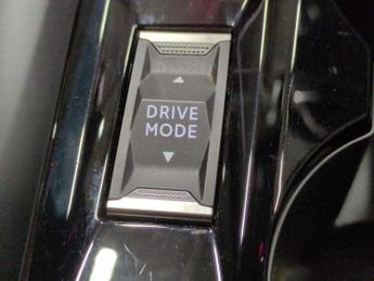 Peugeot E-2008 50kWh GT (7kW Charger) (136 ps) - REVERSE CAM - NAV - HEATED SEA