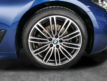 BMW 5 Series 2.0 520d M Sport Touring (190 ps) - HK AUDIO - HEATED STEERING