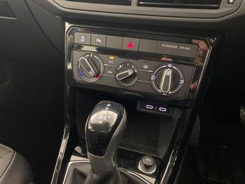 Volkswagen T-cross 1.0 TSI Black Edition DSG (110 ps) - AIR CON - DAB - PRIVACY GLA