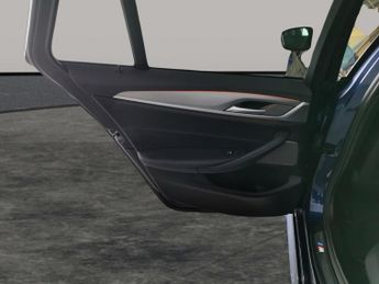 BMW 5 Series 2.0 520d M Sport Touring (190 ps) - HK AUDIO - HEATED STEERING