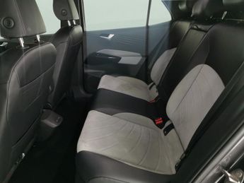 Volkswagen ID.3 Pro 58kWh Family (145 ps) - LED - REVERSE CAM - BLIND SPOT ASSIS