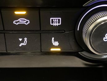 MG MG ZS 44.5kWh Exclusive (143 ps) - HEATED SEATS - NAV - BLIND SPOT ASS