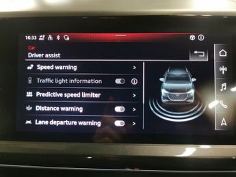 Audi Q4 E-tron 40 S line 82kWh (204 ps) - LED - HEATED SEATS - SPORTS SEATS