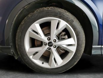 Audi Q4 E-tron 40 S line 82kWh (204 ps) - LED - HEATED SEATS - SPORTS SEATS