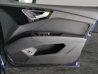 Audi Q4 E-tron 40 S line 82kWh (204 ps) - LED - HEATED SEATS - SPORTS SEATS