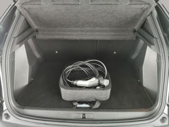 Peugeot E-2008 50kWh GT (7kW Charger) (136 ps) - REVERSE CAM - NAV - HEATED SEA