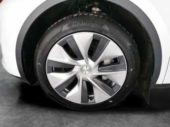 Tesla Model Y (Dual Motor) Long Range 4WDE (384 bhp) - REVERSE CAM - NAV - LEA
