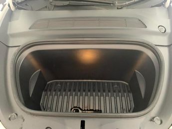 Tesla Model Y SUV RWD (346 ps) - REVERSE CAM - NAV - HEATED LEATHER