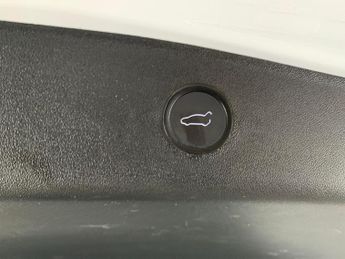 Tesla Model 3 Standard Range Plus RWD (241 bhp) - PARK ASSIST - LED - REVERSE 