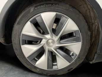 Tesla Model Y SUV RWD (346 ps) - REVERSE CAM - NAV - HEATED LEATHER