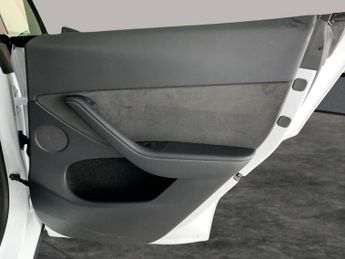 Tesla Model Y SUV RWD (346 ps) - REVERSE CAM - NAV - HEATED LEATHER