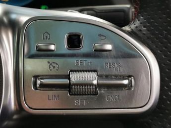 Mercedes-Benz EQA EQA 250 66.5kWh AMG Line (190 ps) - REVERSE CAM - NAV - ADAPTIVE