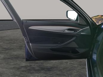 BMW 5 Series 2.0 520d M Sport Touring (190 ps) - HK AUDIO - HEATED STEERING