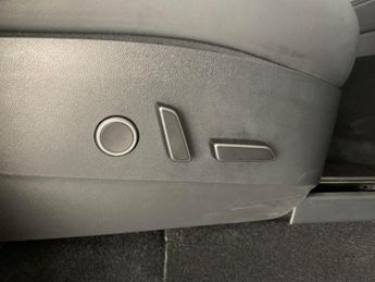 Tesla Model Y SUV RWD (346 ps) - REVERSE CAM - NAV - HEATED LEATHER