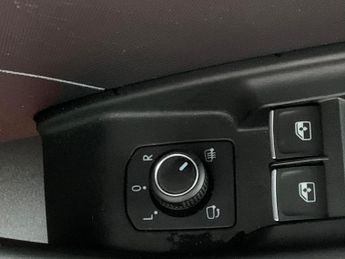 Audi A1 1.0 TFSI 30 Sport Sportback S Tronic (110 ps) - CRUISE - DRIVING