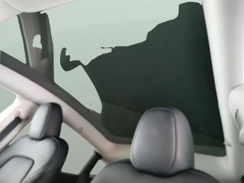 Tesla Model Y (Dual Motor) Long Range 4WDE (384 bhp) - REVERSE CAM - NAV - LEA