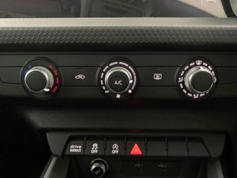 Audi A1 1.0 TFSI 30 Sport Sportback S Tronic (110 ps) - CRUISE - DRIVING