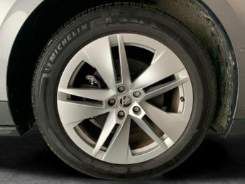 Skoda Enyaq 62kWh 60 (DC120kW) (179 ps) - NAV - LEATHER - WIFI