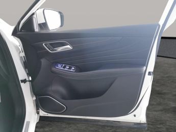 MG Mg Hs 1.5 T-GDI 16.6kWh Exclusive Plug-in (258 ps) - REVERSE CAM - NAV