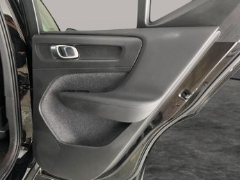 Volvo XC40 1.5h T4 Recharge 10.7kWh Inscription Plug-in (211 ps) - USB AUDI