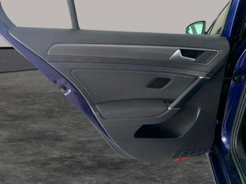 Volkswagen E-golf 35.8kWh e-Golf (136 ps) - CLIMATE CONTROL - DAB - USB AUDIO