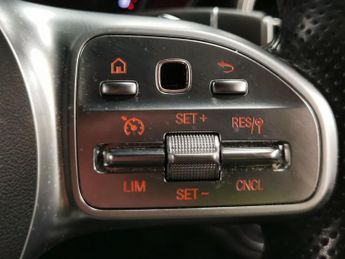 Mercedes-Benz C Class 1.5 C200h MHEV AMG Line Edition Coupe G-Tronic+ (198 ps) - COMFO