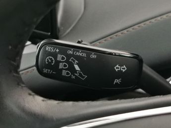 Skoda Enyaq 62kWh 60 (DC120kW) (179 ps) - NAV - LEATHER - WIFI