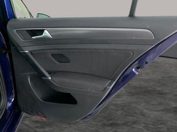 Volkswagen E-golf 35.8kWh e-Golf (136 ps) - CLIMATE CONTROL - DAB - USB AUDIO