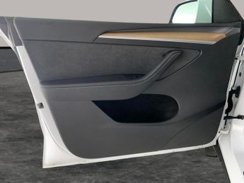 Tesla Model Y SUV RWD (346 ps) - REVERSE CAM - NAV - HEATED LEATHER