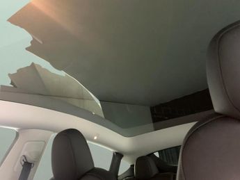 Tesla Model Y SUV RWD (346 ps) - REVERSE CAM - NAV - HEATED LEATHER