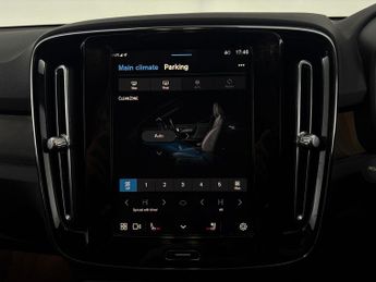 Volvo XC40 Recharge 69kWh Plus (231 ps) - LED - REVERSE CAM - HEATED SEATS