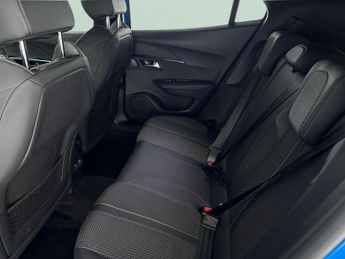 Peugeot E-2008 50kWh GT (7kW Charger) (136 ps) - LED - REVERSE CAM - NAV