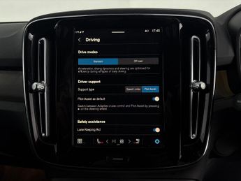 Volvo XC40 Recharge 69kWh Plus (231 ps) - LED - REVERSE CAM - HEATED SEATS