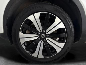 Volvo XC40 Recharge 69kWh Plus (231 ps) - LED - REVERSE CAM - HEATED SEATS