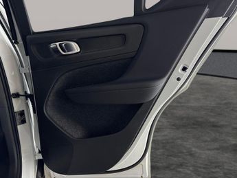 Volvo XC40 Recharge 69kWh Plus (231 ps) - LED - REVERSE CAM - HEATED SEATS