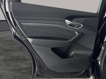Audi e-tron 50 Technik quattro 71.2kWh (11kW Charger) (313 ps) - CARPLAY - L