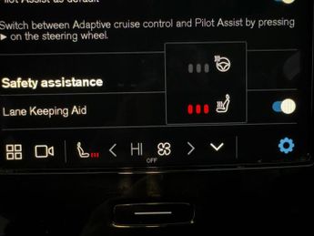 Volvo XC40 Recharge 69kWh Plus (231 ps) - LED - REVERSE CAM - HEATED SEATS