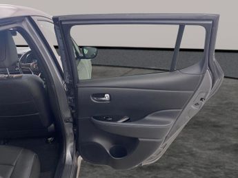 Nissan Leaf 40kWh Tekna (150 ps) - BLIND SPOT ASSIST - LANE DEPARTURE  - CRU