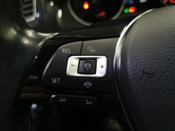 Volkswagen E-golf 35.8kWh e-Golf (136 ps) - CLIMATE CONTROL - DAB - USB AUDIO