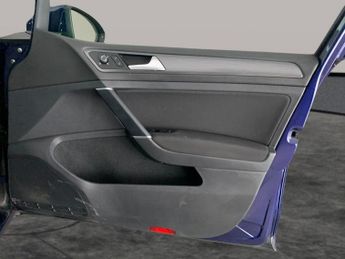 Volkswagen E-golf 35.8kWh e-Golf (136 ps) - CLIMATE CONTROL - DAB - USB AUDIO