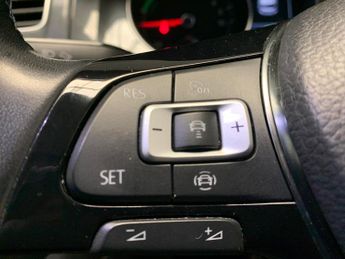 Volkswagen E-golf 35.8kWh e-Golf (136 ps) - CLIMATE CONTROL - DAB - USB AUDIO