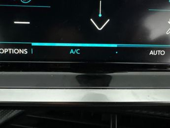 Peugeot E-2008 50kWh GT (7kW Charger) (136 ps) - LED - REVERSE CAM - NAV